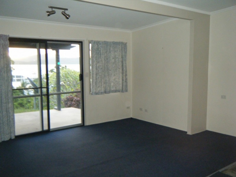 16 Summit Avenue, Airlie Beach QLD 4802