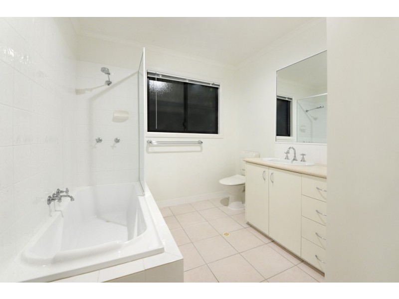 9/16 Beach Road, Cannonvale QLD 4802