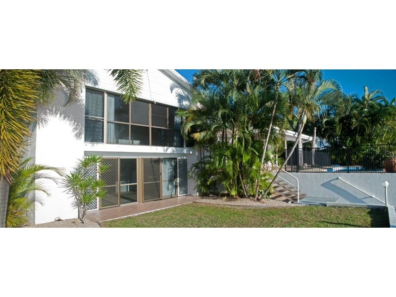 10 Passage Avenue, Shute Harbour QLD 4802