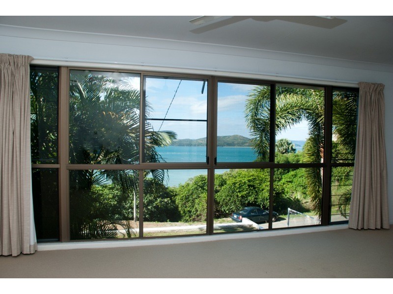 10 Passage Avenue, Shute Harbour QLD 4802