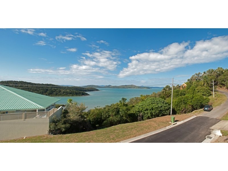 10 Passage Avenue, Shute Harbour QLD 4802
