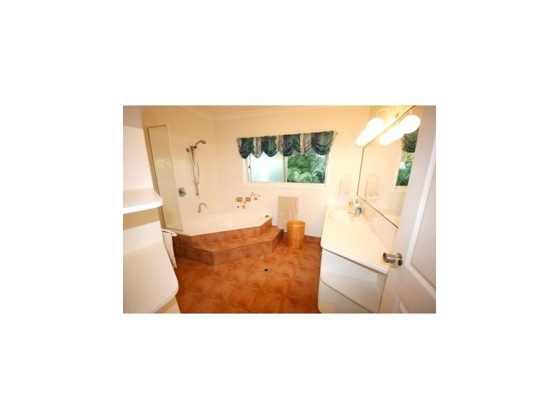 33 Country Road, Cannonvale QLD 4802