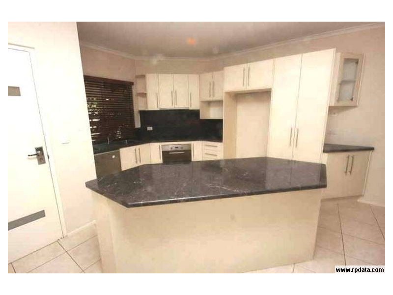 2/6 Salmon Street, Cannonvale QLD 4802