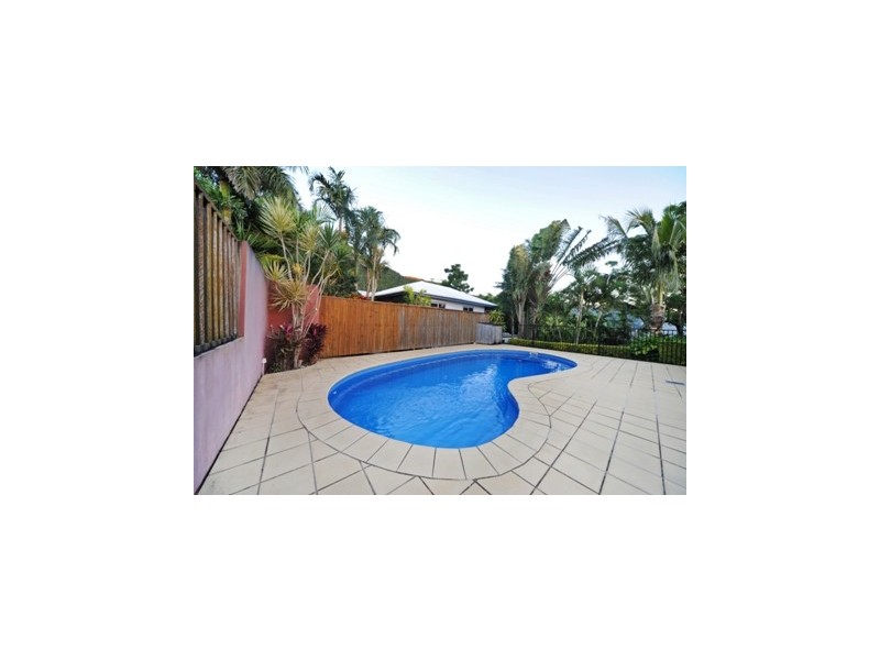 10 Panoramic Court, Cannonvale QLD 4802