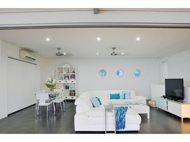 5 Harbour Avenue, Shute Harbour QLD 4802