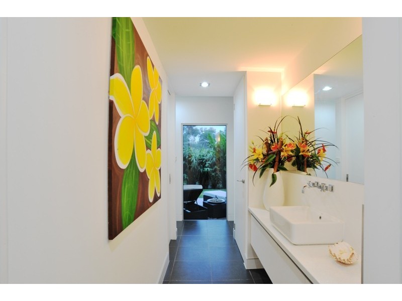 5 Harbour Avenue, Shute Harbour QLD 4802