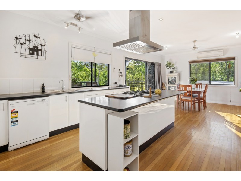 286 Sugarloaf Road, Riordanvale QLD 4800