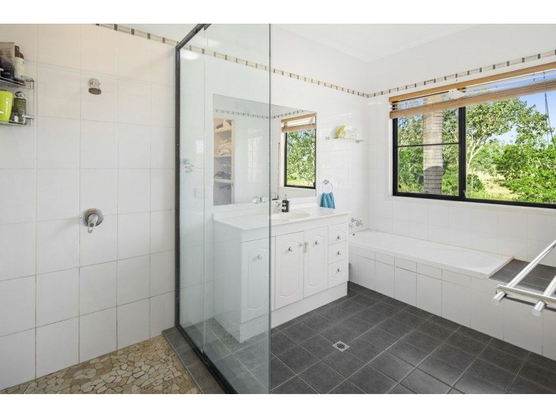 286 Sugarloaf Road, Riordanvale QLD 4800