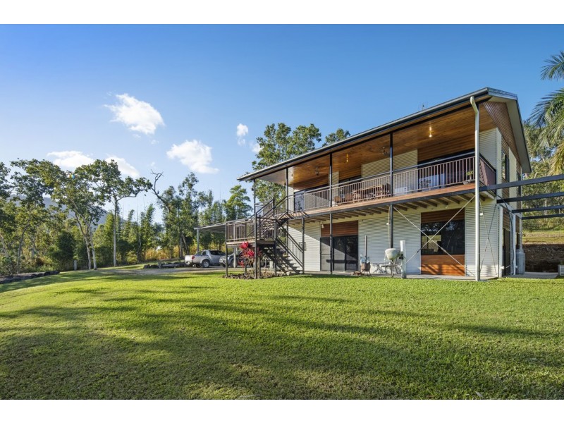 286 Sugarloaf Road, Riordanvale QLD 4800