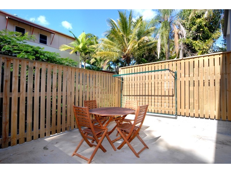 1/9 Pleasant Drive, Cannonvale QLD 4802