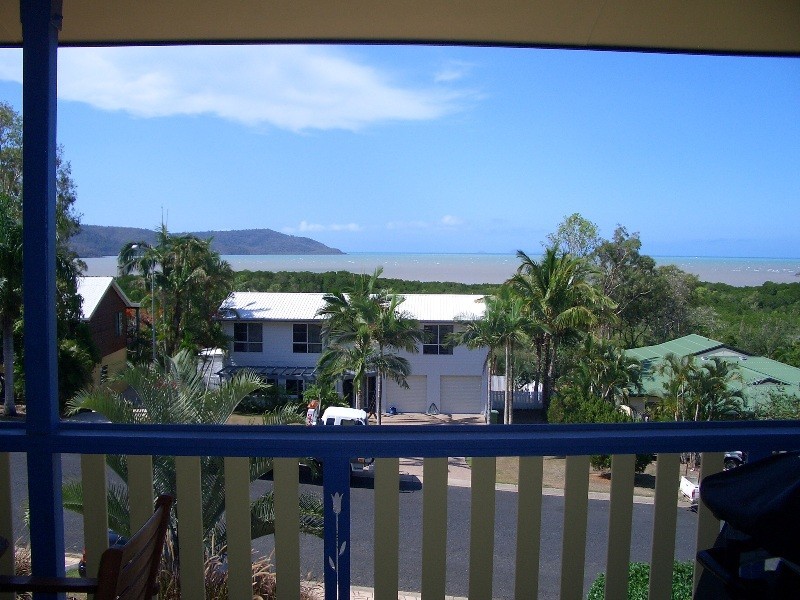 42 Macarthur Drive, Cannonvale QLD 4802