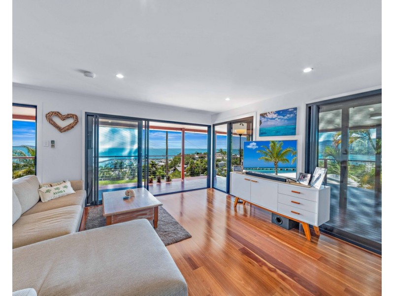 9 Kara Crescent, Airlie Beach QLD 4802
