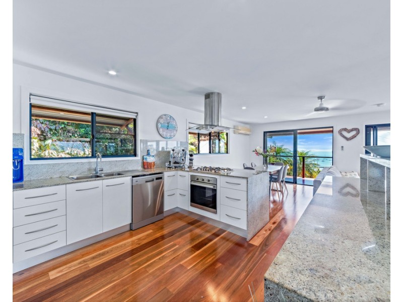 9 Kara Crescent, Airlie Beach QLD 4802