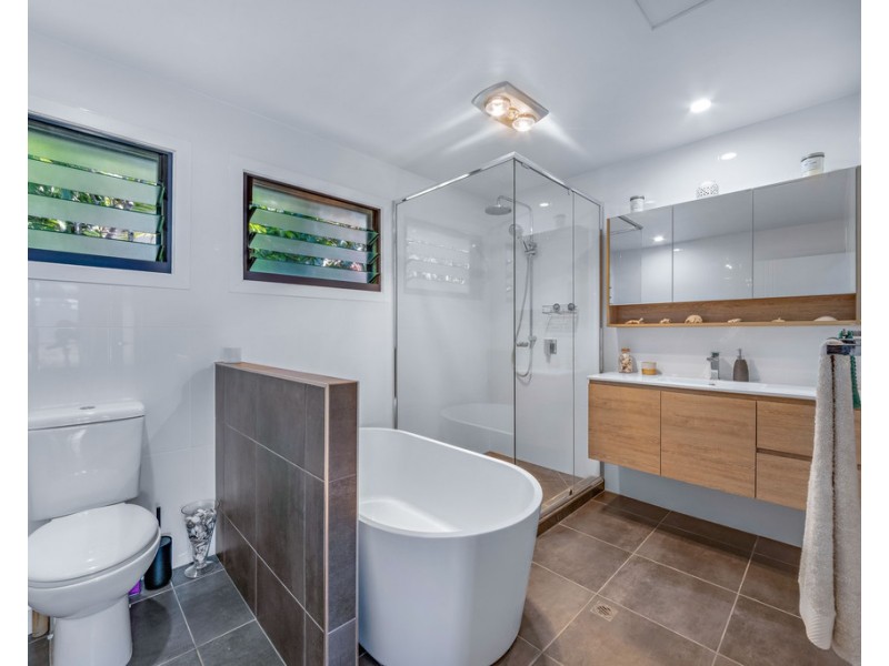9 Kara Crescent, Airlie Beach QLD 4802