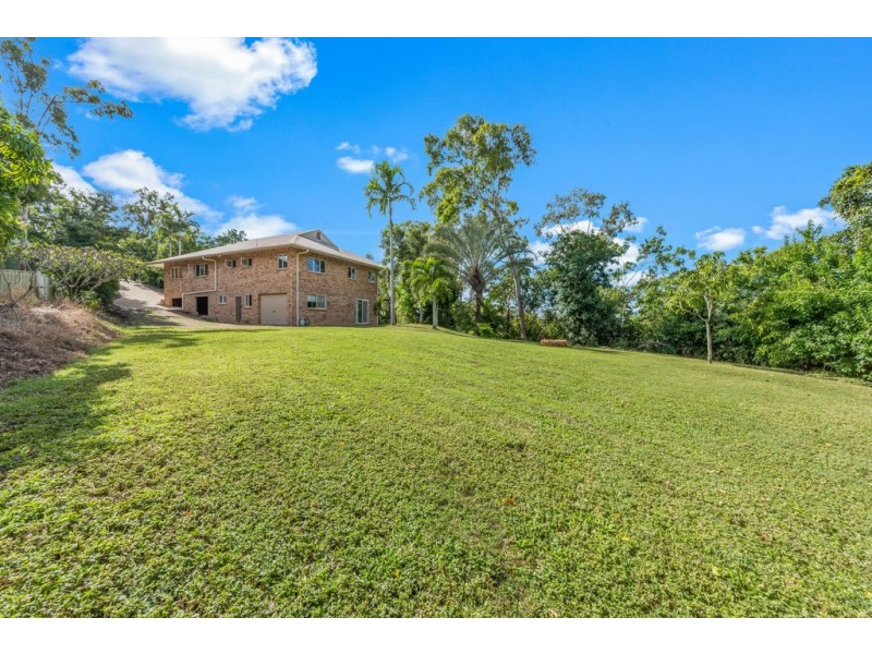 4 Dixon Place, Cannonvale QLD 4802