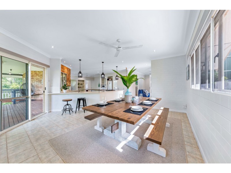 4 Dixon Place, Cannonvale QLD 4802