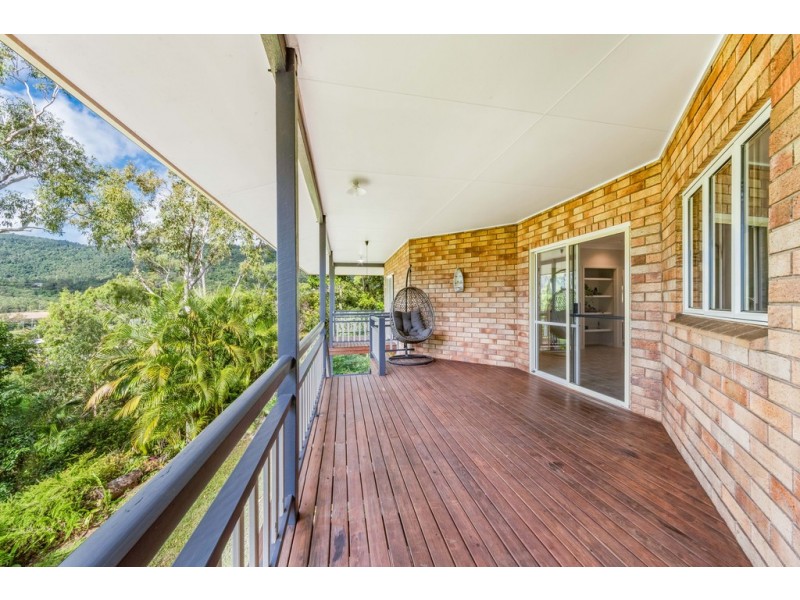 4 Dixon Place, Cannonvale QLD 4802