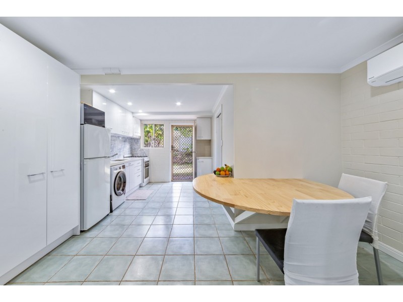 4 Dixon Place, Cannonvale QLD 4802