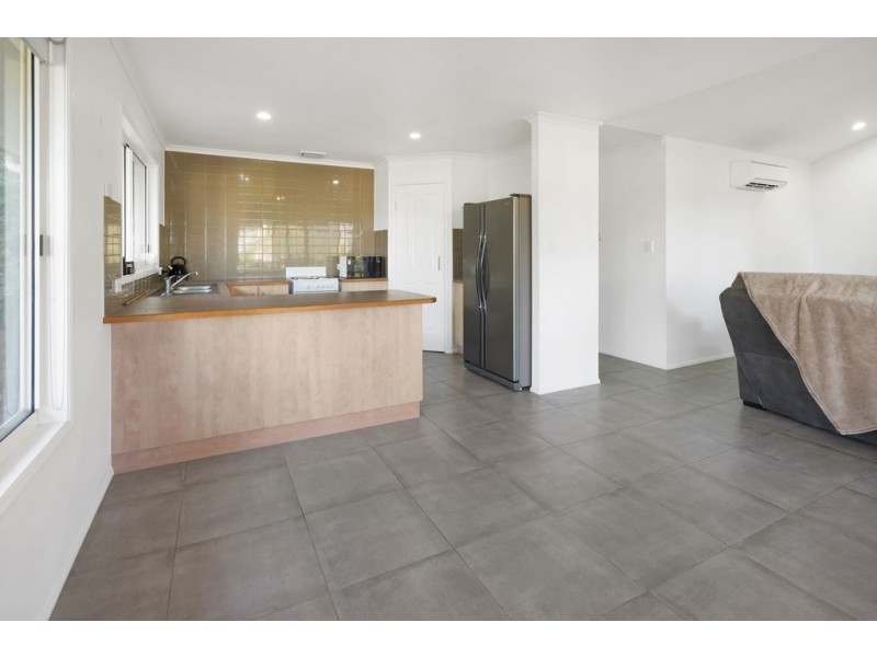 2/9 Macarthur Drive, Cannonvale QLD 4802