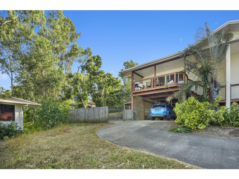 2/9 Macarthur Drive, Cannonvale QLD 4802