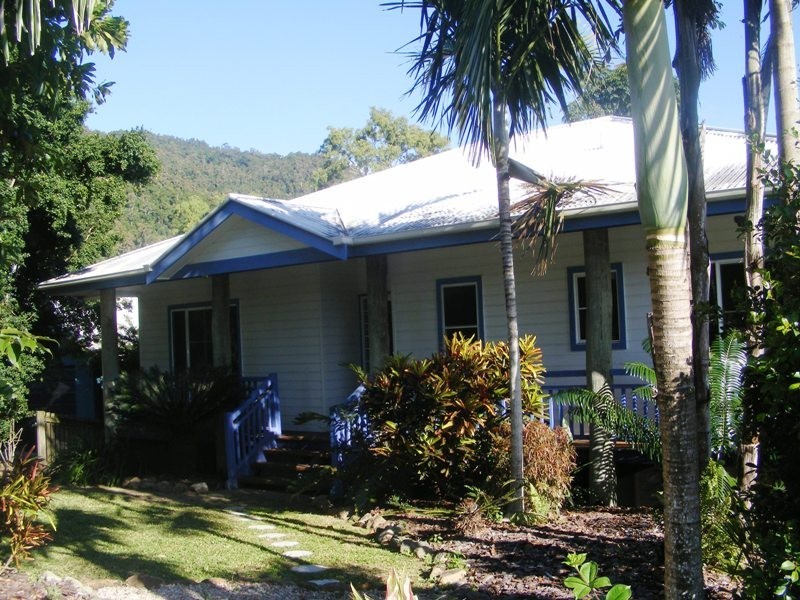 12 Panoramic Court, Cannonvale QLD 4802