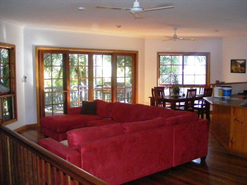 12 Panoramic Court, Cannonvale QLD 4802