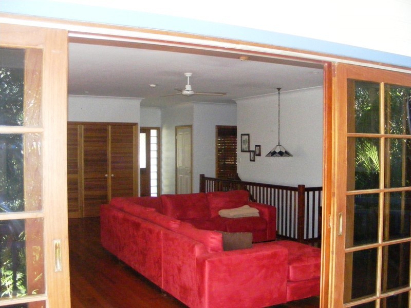 12 Panoramic Court, Cannonvale QLD 4802