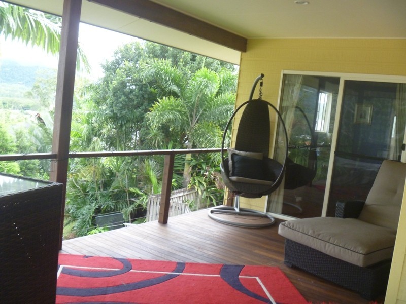 4 Links Road, Cannonvale QLD 4802