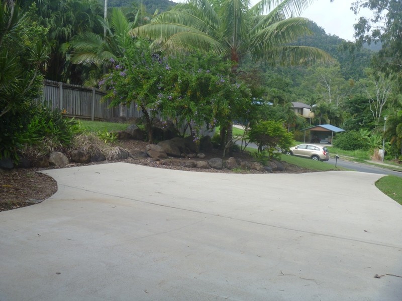 4 Links Road, Cannonvale QLD 4802