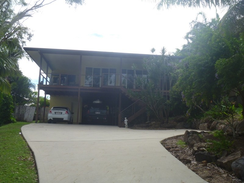 4 Links Road, Cannonvale QLD 4802