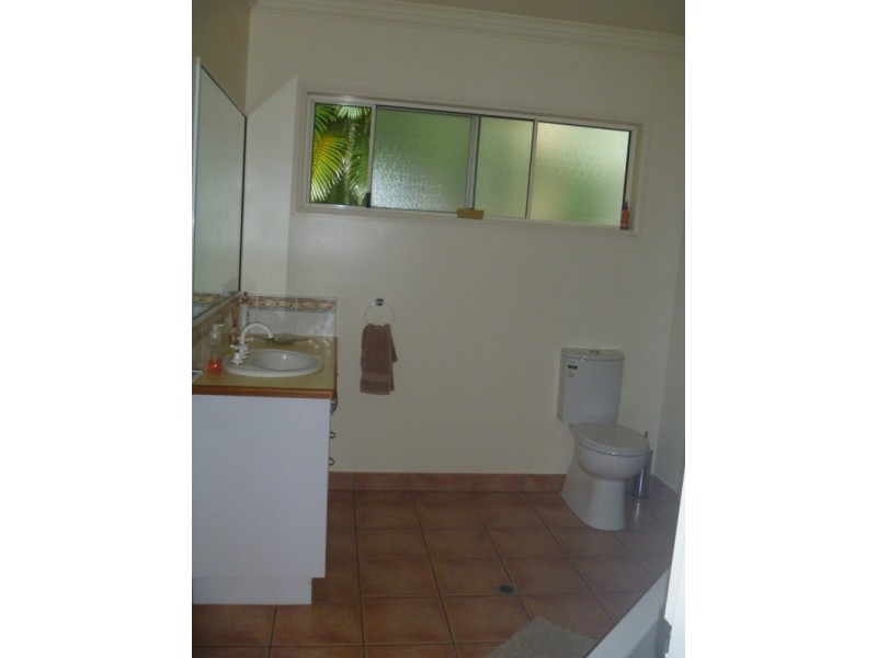 4 Links Road, Cannonvale QLD 4802