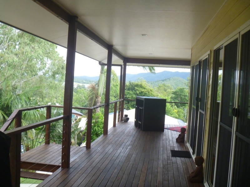 4 Links Road, Cannonvale QLD 4802