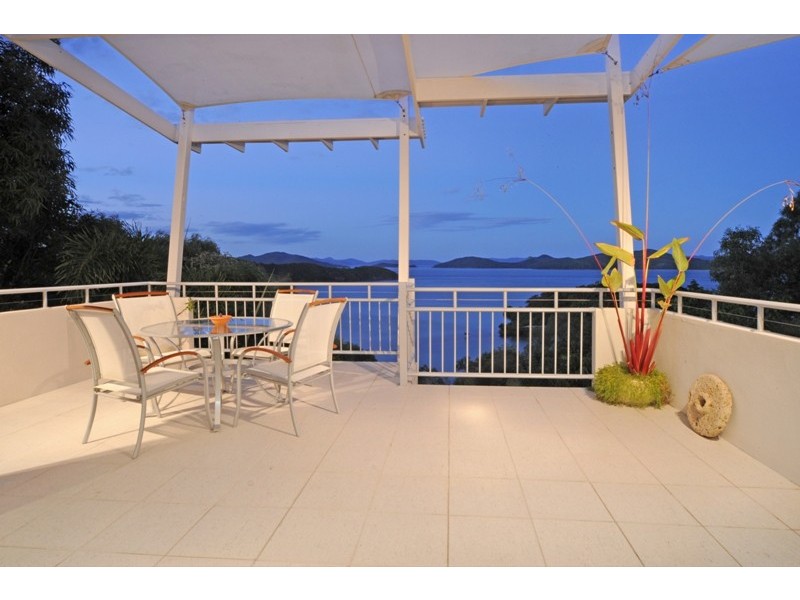 41 Harbour Avenue, Shute Harbour QLD 4802