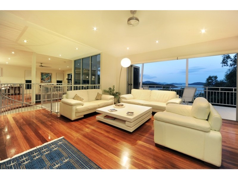 41 Harbour Avenue, Shute Harbour QLD 4802