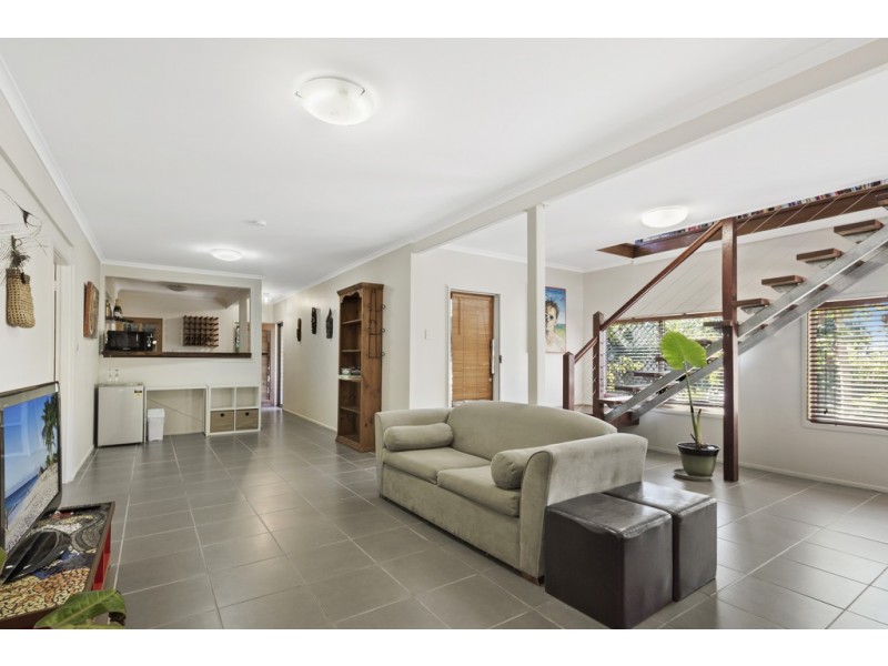 14 Manooka Drive, Cannonvale QLD 4802