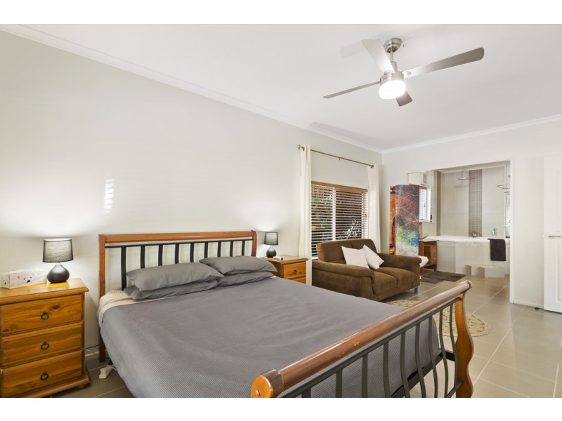 14 Manooka Drive, Cannonvale QLD 4802