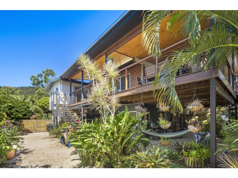 14 Manooka Drive, Cannonvale QLD 4802