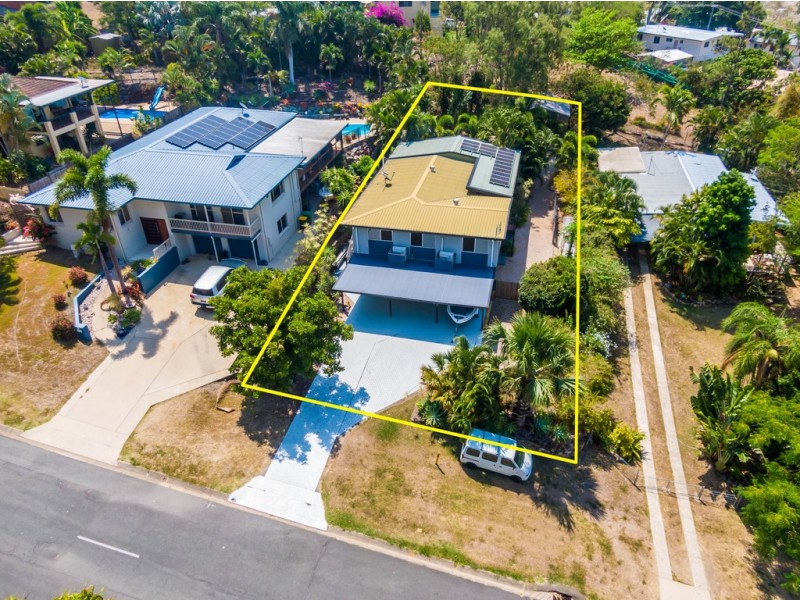 14 Manooka Drive, Cannonvale QLD 4802