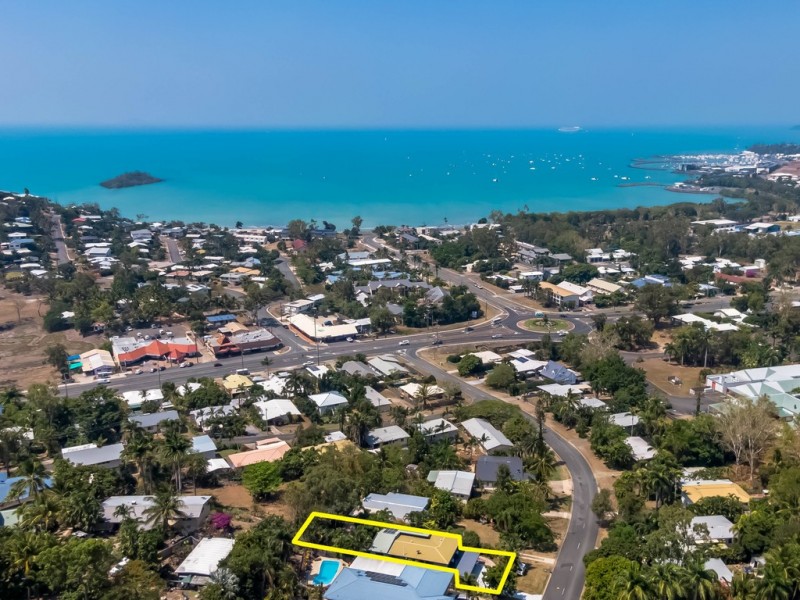 14 Manooka Drive, Cannonvale QLD 4802