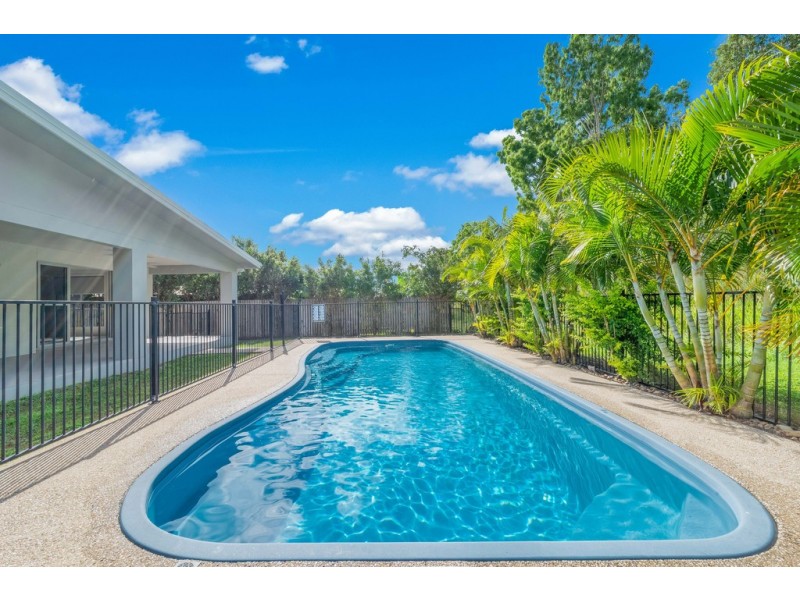 33 Endeavour Circuit, Cannonvale QLD 4802