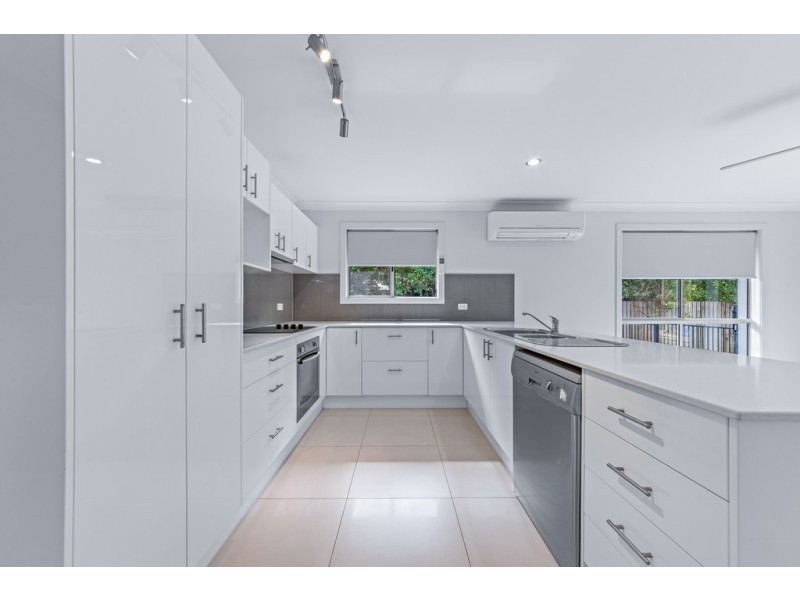 33 Endeavour Circuit, Cannonvale QLD 4802