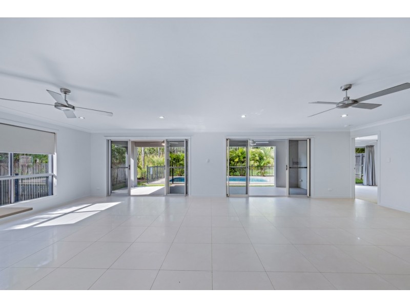 33 Endeavour Circuit, Cannonvale QLD 4802