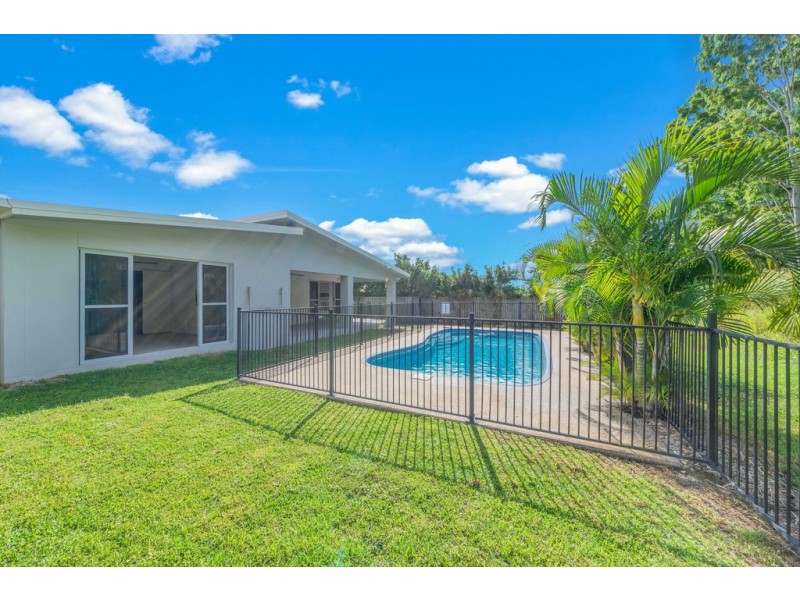 33 Endeavour Circuit, Cannonvale QLD 4802