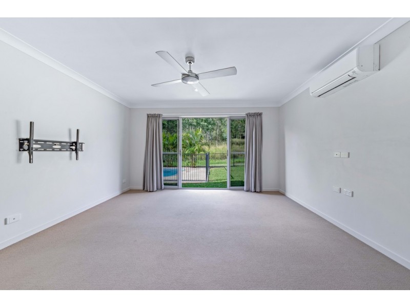 33 Endeavour Circuit, Cannonvale QLD 4802