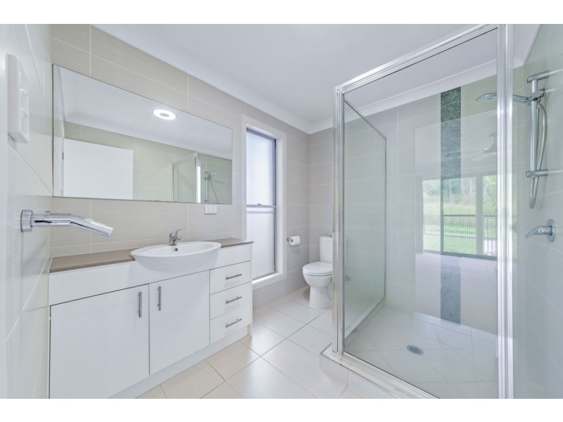 33 Endeavour Circuit, Cannonvale QLD 4802