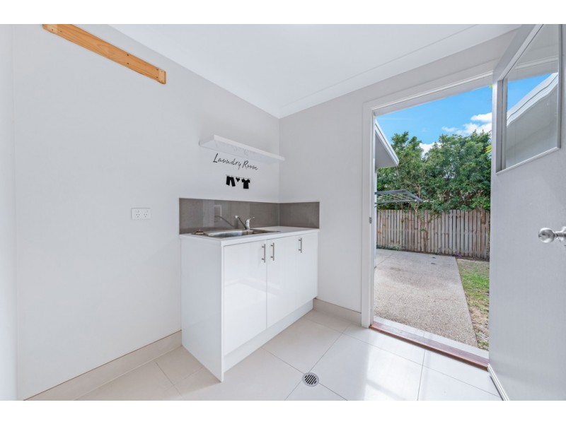 33 Endeavour Circuit, Cannonvale QLD 4802
