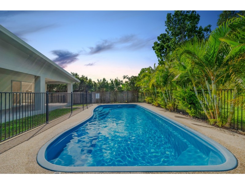 33 Endeavour Circuit, Cannonvale QLD 4802