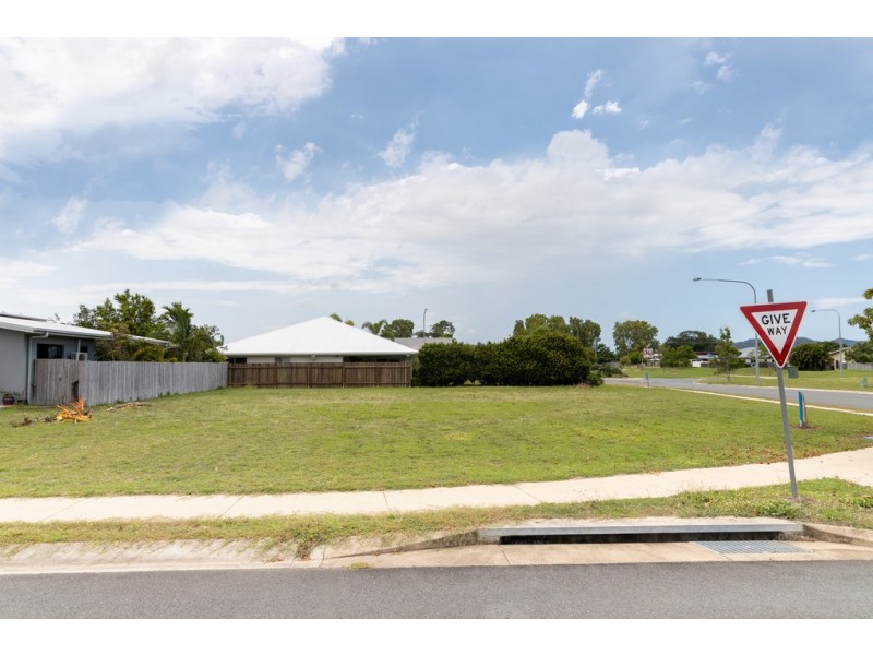 2 Tamarind Crescent, Proserpine QLD 4800