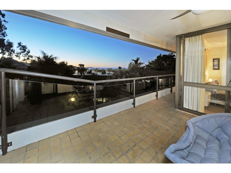 110/2 Eshelby Drive, Cannonvale QLD 4802