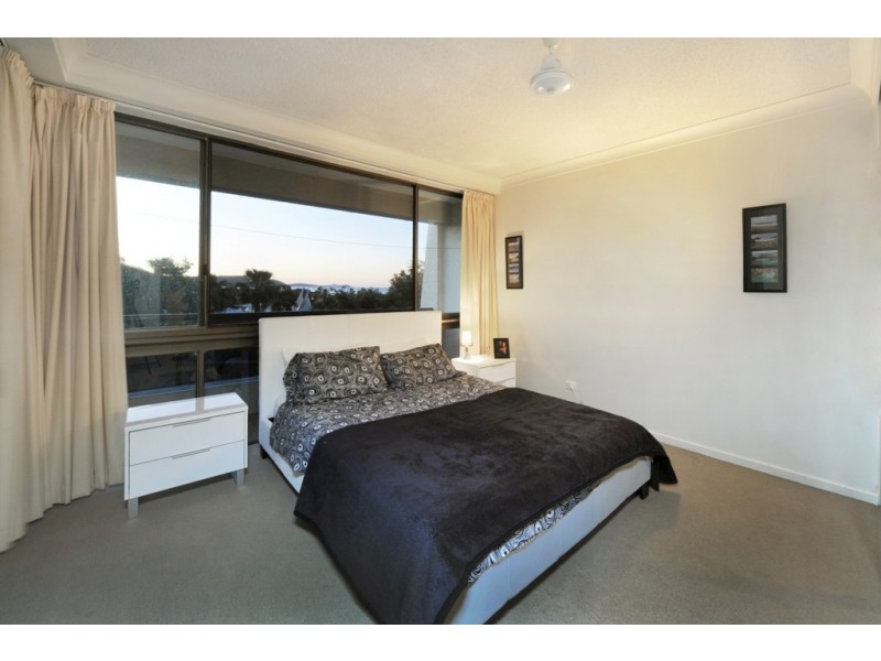 110/2 Eshelby Drive, Cannonvale QLD 4802